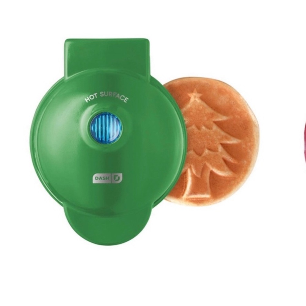 New! Green Dash Mini Christmas Tree Waffle Maker